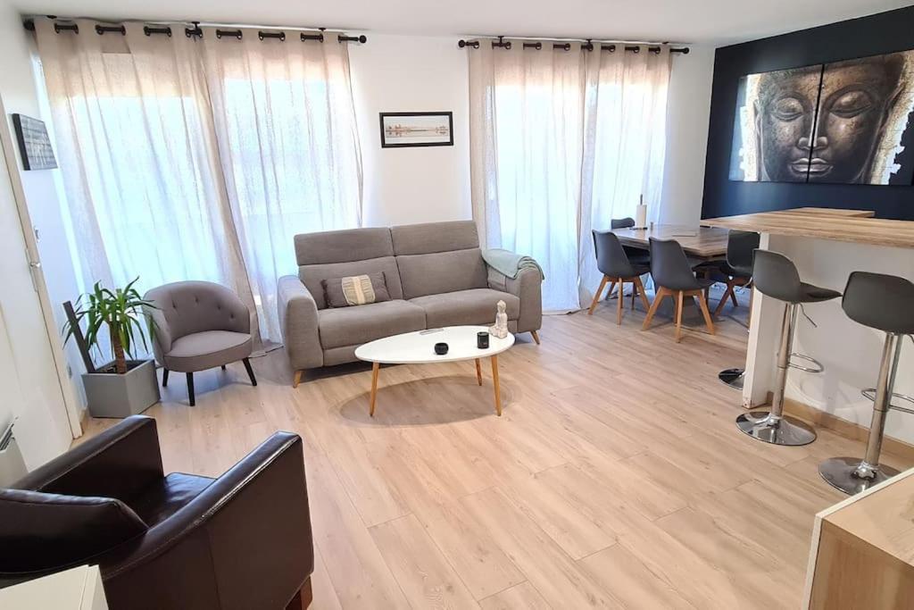 Charmant Logement Avec Jacuzzi Mantes-la-Jolie Exterior photo